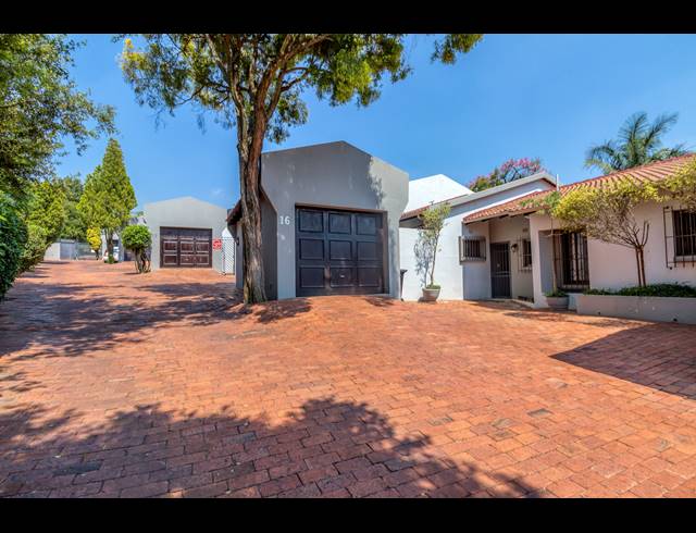 3 BEDROOM TOWNHOUSE SOLD IN BRYANSTON